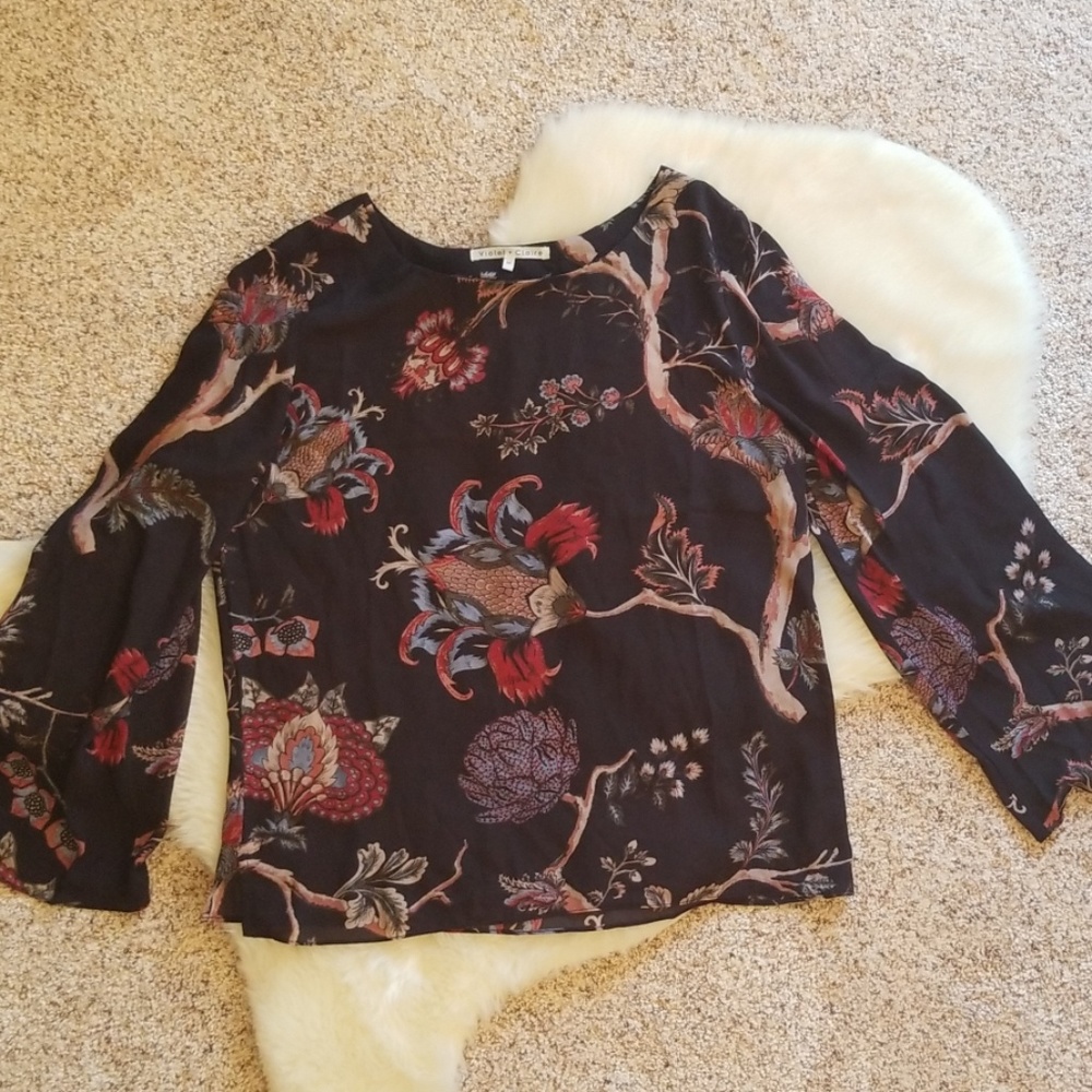 Chiffon Long-Sleeve Top with Bellsleeves